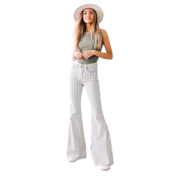 Judy Blue® Ultra High Rise Super Flare Jean - Picture 2 of 8